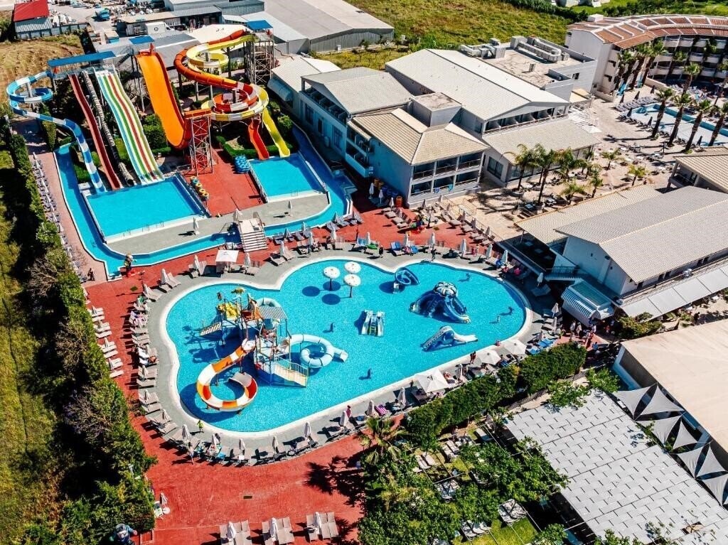 Вид Caretta Beach Resort & WaterPark 4*