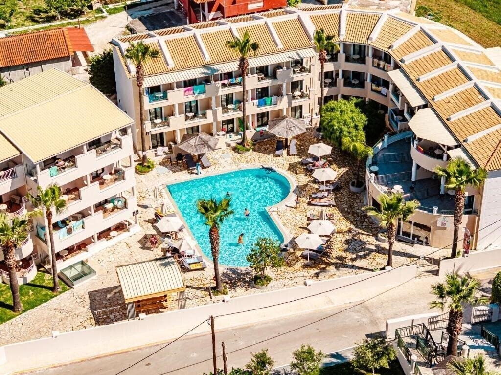 Панорама Caretta Beach Resort & WaterPark 4*