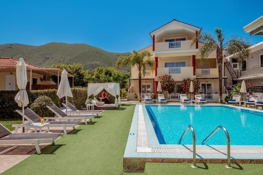 Територія Oscar Villa & Studios 4*