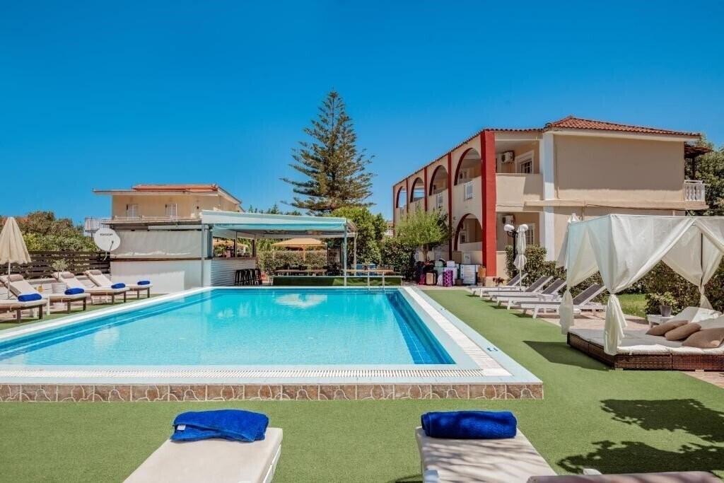 Апартаменти Oscar Villa & Studios 4*