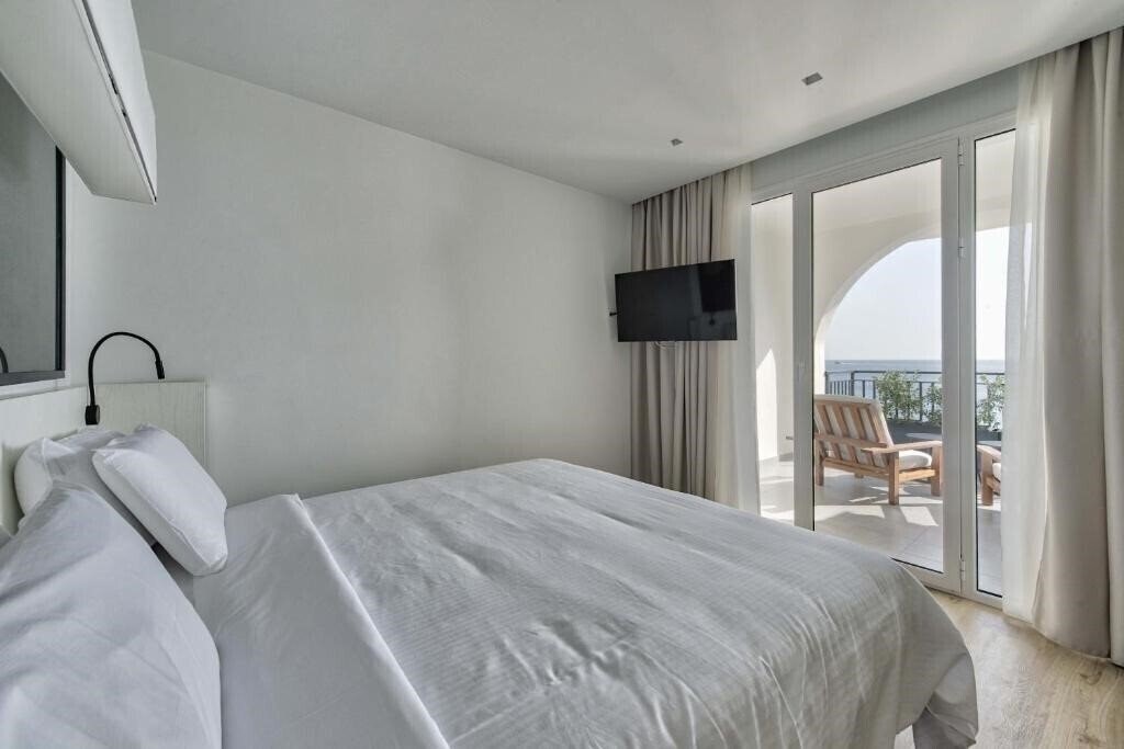 Фото Bitzaro Hotel 3*