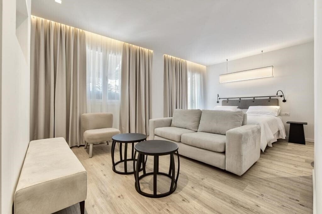 Вид Bitzaro Hotel 3*