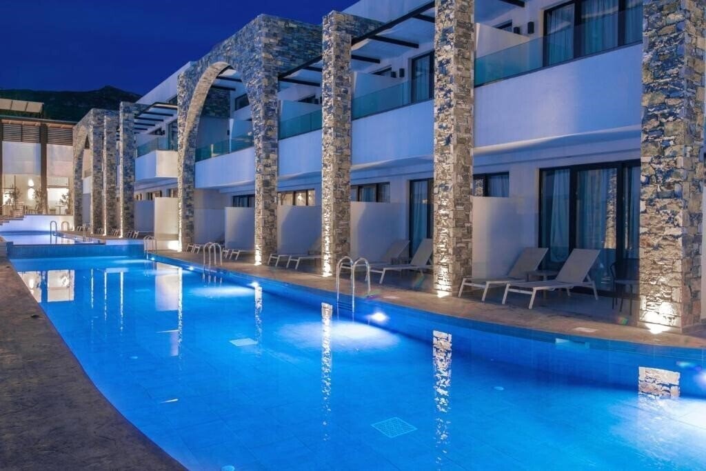 Вид Cavo Suites 4*