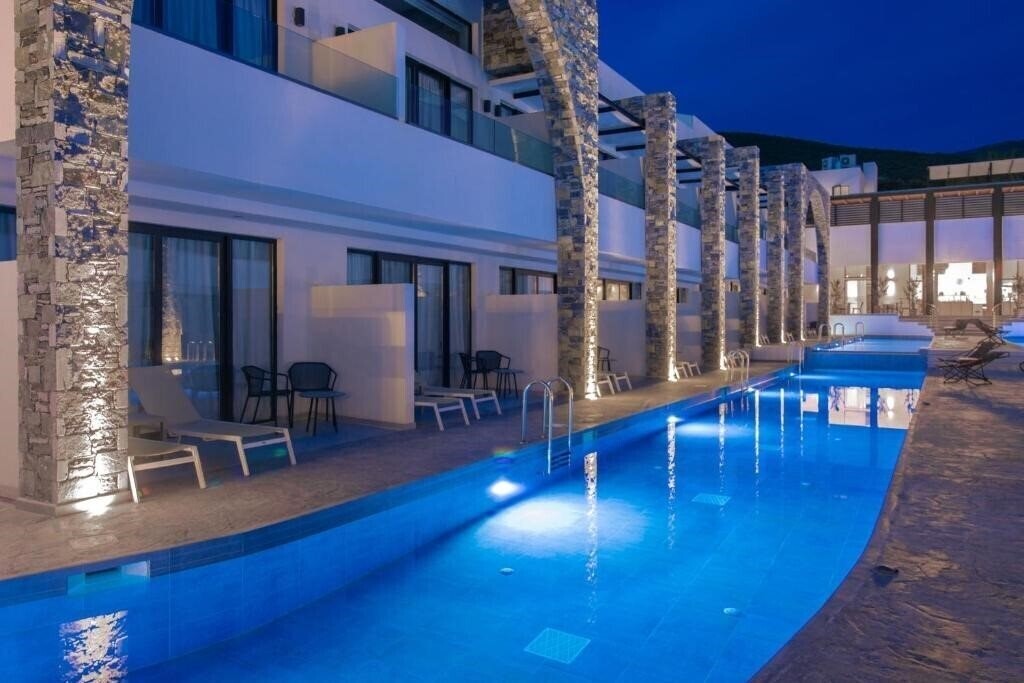 Апартаменты Cavo Suites 4*