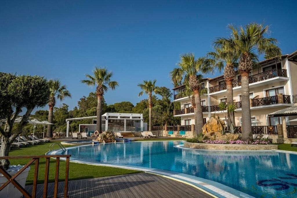 Апартаменти Koukis Holiday Club (ex. Koukis Beach, Koukis Club) 4*