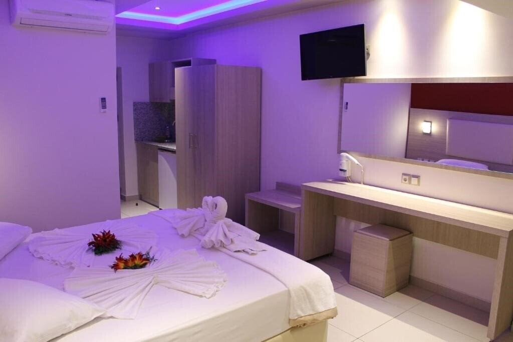 Фото La Caretta Restaurant & Hotel 4*