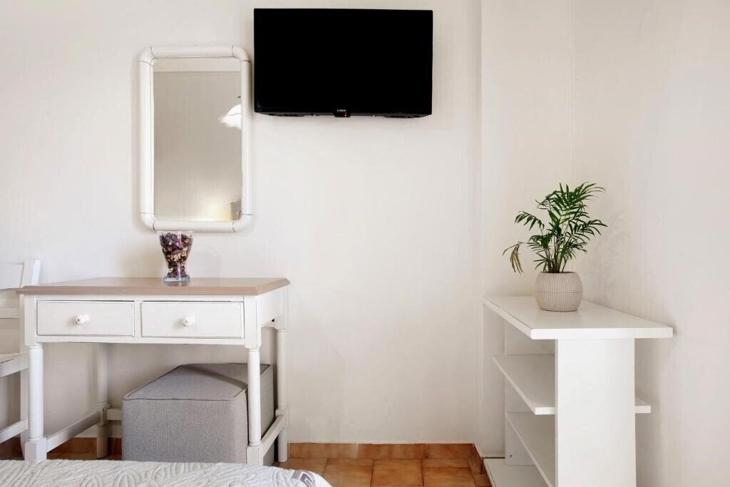 Апартаменты Eleni'S Garden 3*