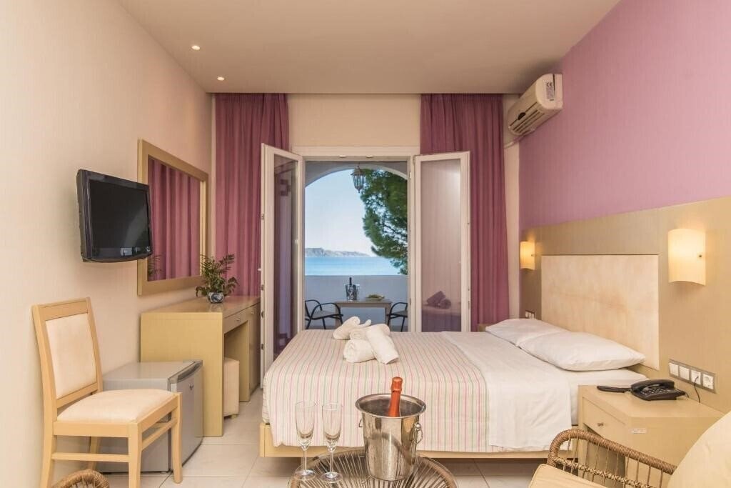 Апартаменти Porto Koukla Beach 3*