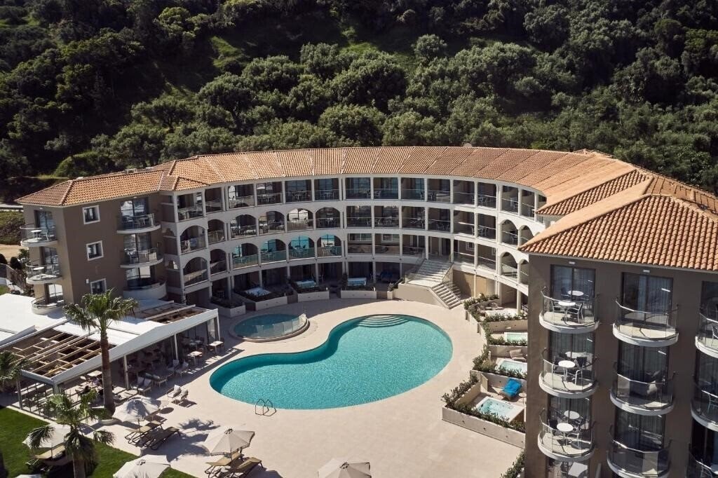 Панорама Windmill Bay Aparthotel 4*