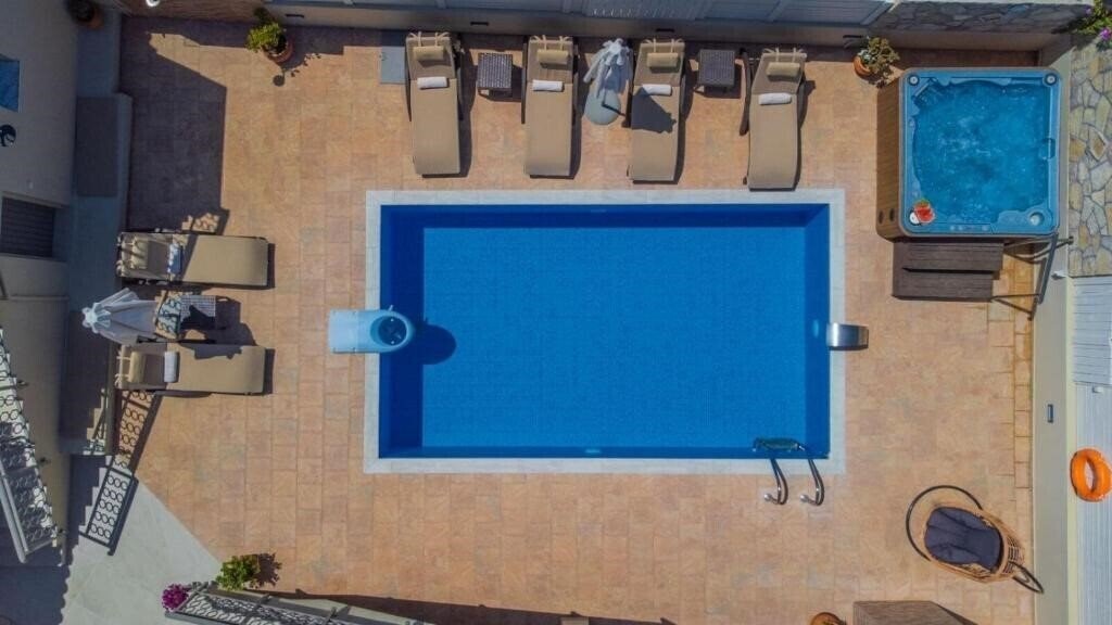 Панорама Fiorentinos Villa 4*