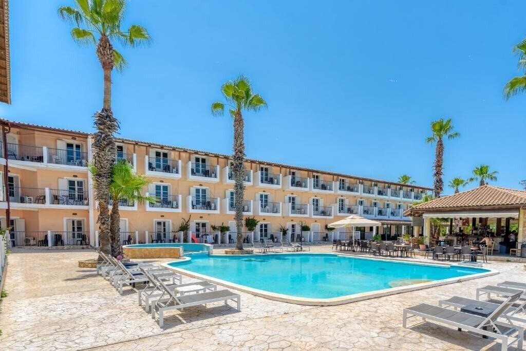 Территория Blue Palm Hotel (ex. Apple Laganas) 2*