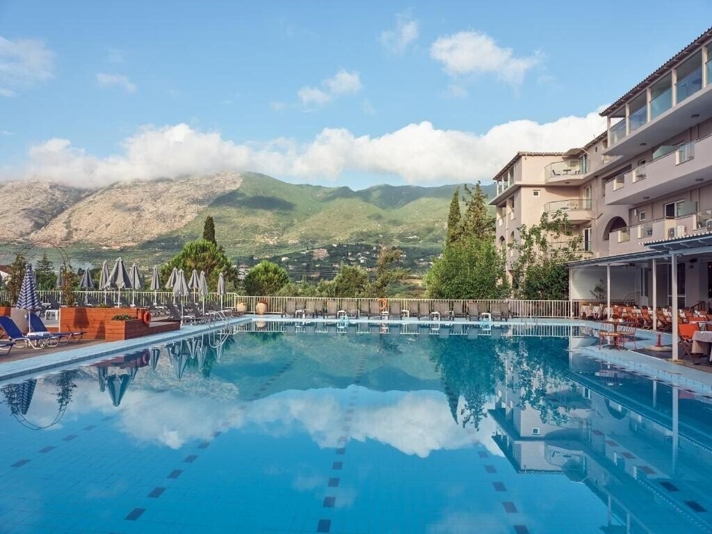 Фотография Koukounaria Aparthotel & Villa 4*