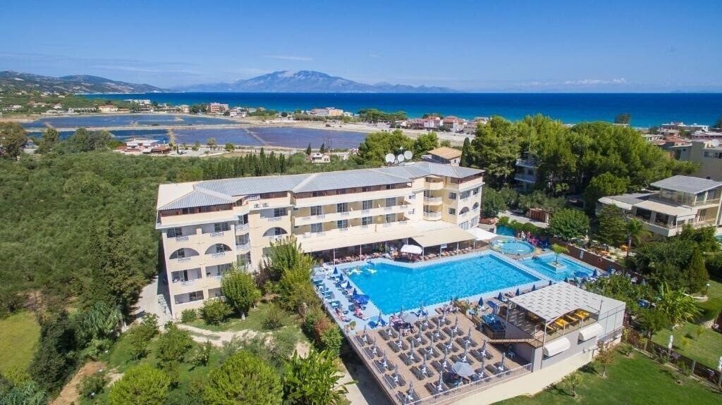 Изображение Koukounaria Aparthotel & Villa 4*