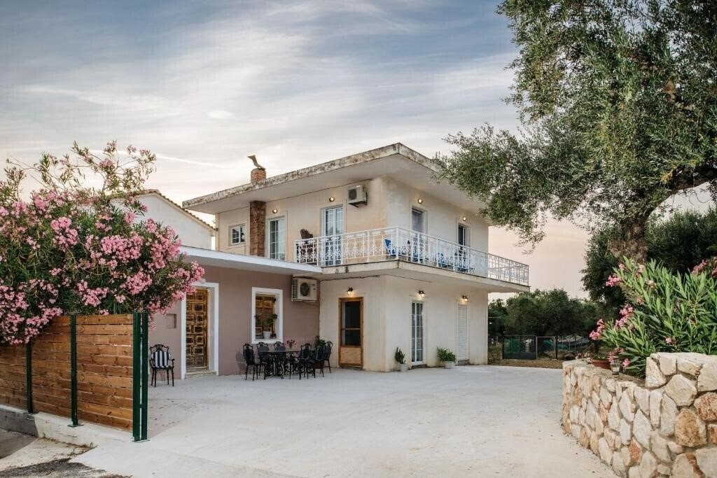 Вид Liostasi Hotel 5*