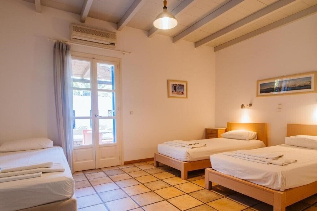 Вид Far Out Village 4*