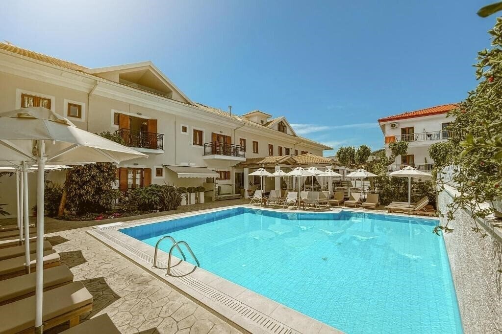 Готель Rezi Hotel 3*