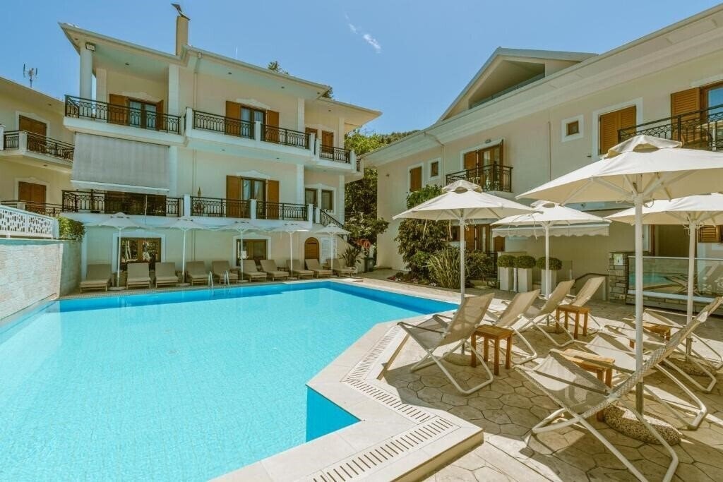 Територія Rezi Hotel 3*