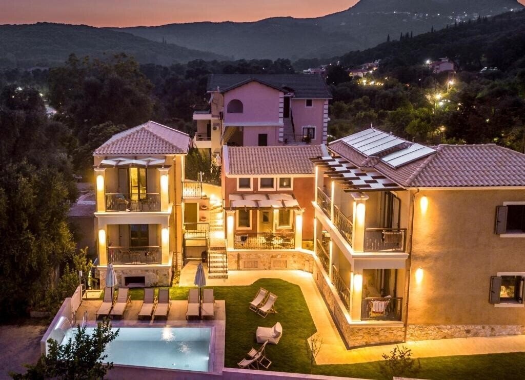 Апартаменти Perla Luxury Living 4*