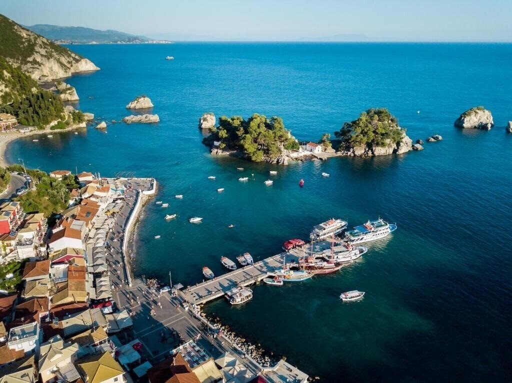 Фотографія The Well Parga  Luxury 4*