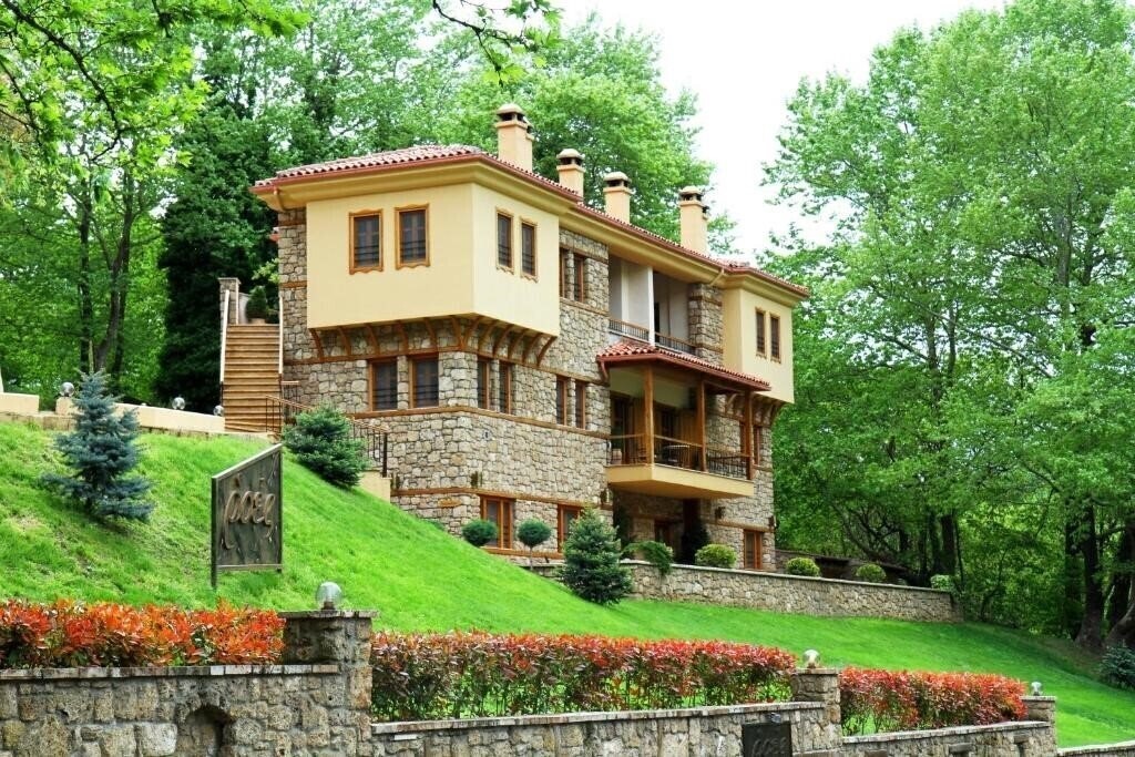 Готель Roes Suites 3*