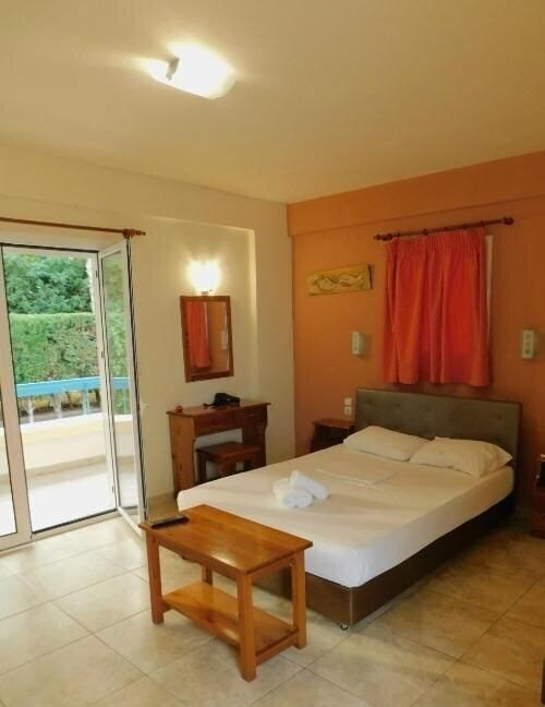 Вид Aithrio Hotel 2*