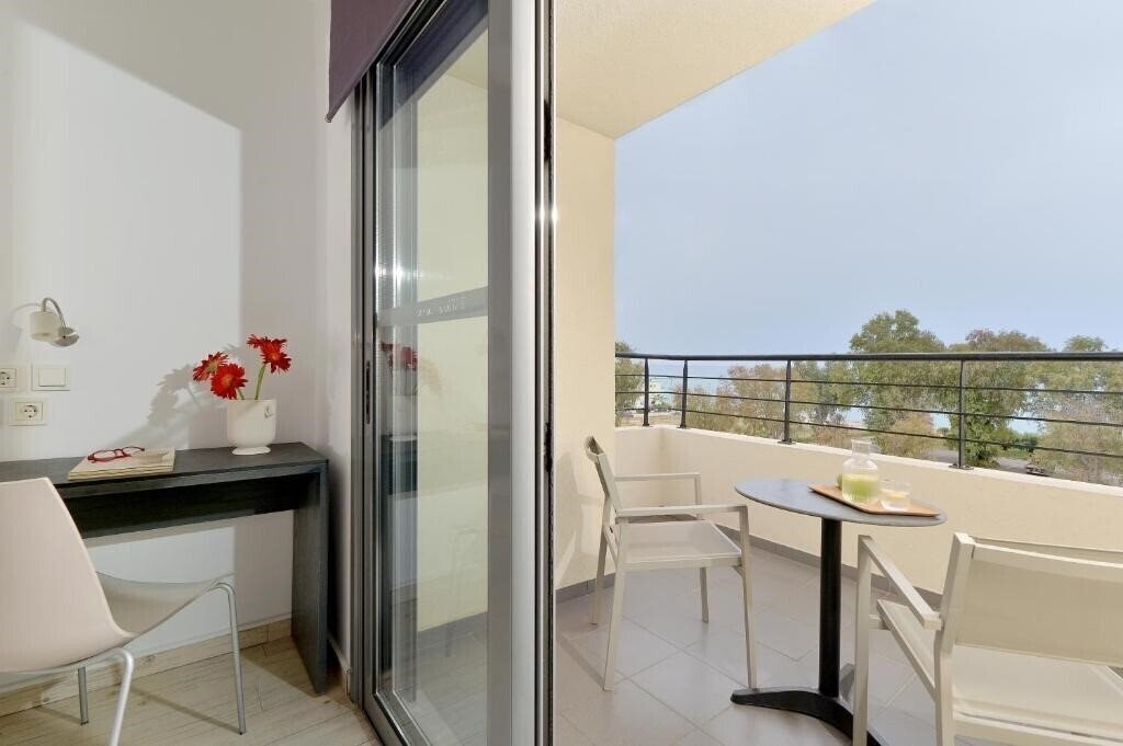 Територія Airotel Patras Smart Hotel 3*