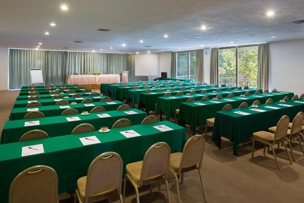 Апартаменти Amalia Hotel Olympia 4*