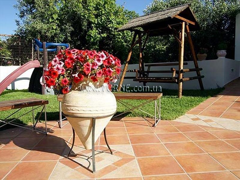 Апартаменти Niriides Apartments 3*