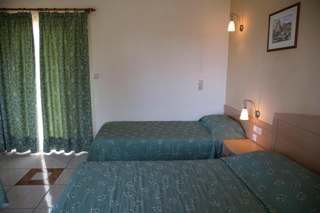 Апартаменти Alonia Studios & Maisonettes 3*