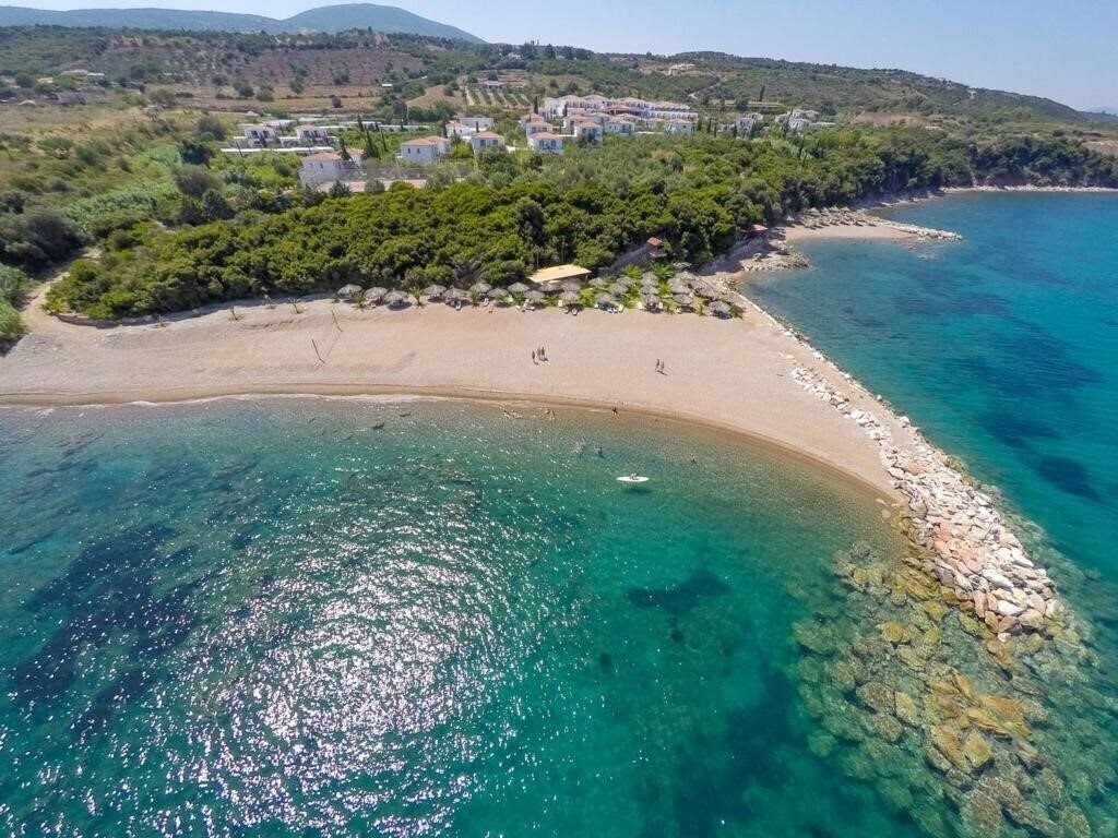 Отель Sunrise Village Beach Hotel 4*
