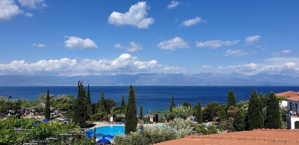 Панорама Sunrise Village Beach Hotel 4*