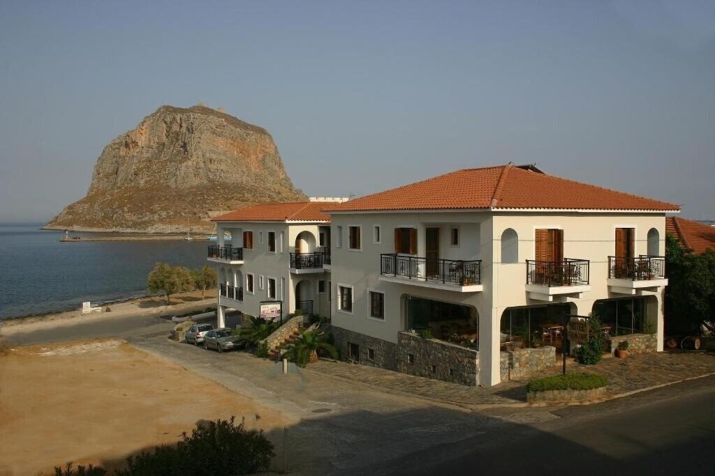 Територія Pramataris 2*