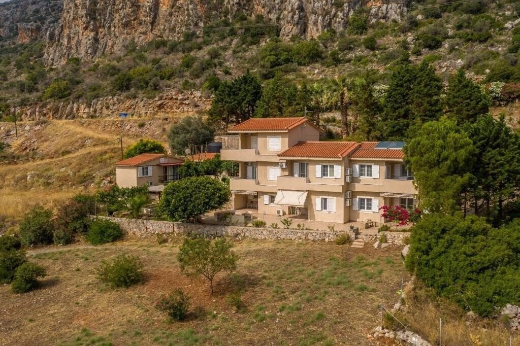 Фото Iliopetro 3*