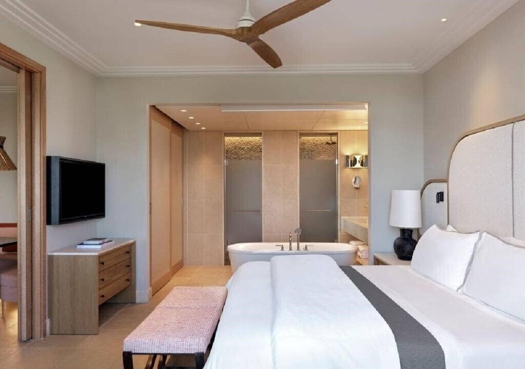 Панорама The Westin Resort Сosta Navarino 5*