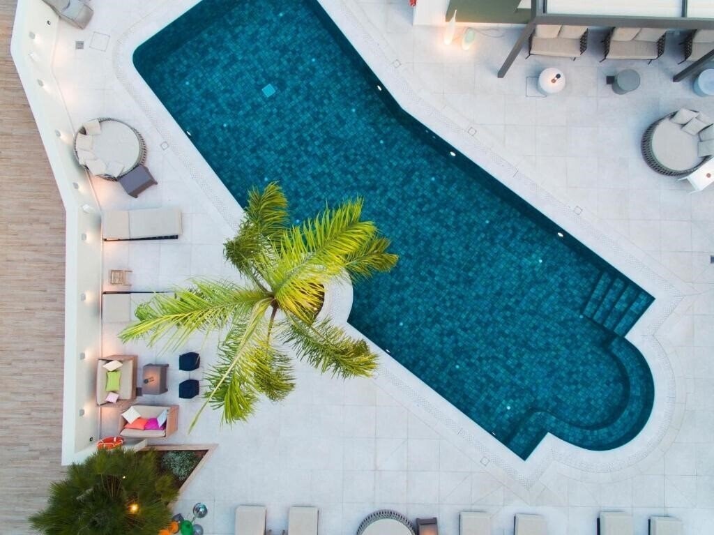 Отель Flisvos Royal Hotel & Suites 4*