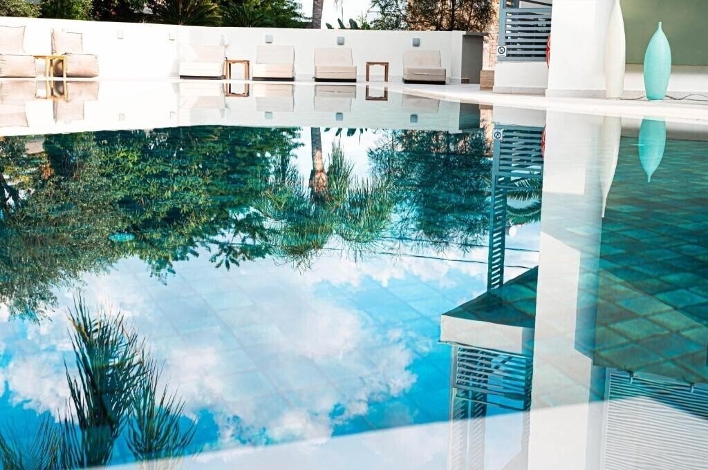 Вид Flisvos Royal Hotel & Suites 4*