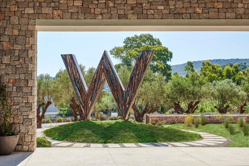 Вид W Costa Navarino 5*