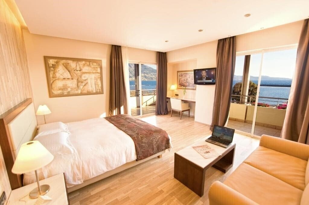 Вид Pharae Palace 4*