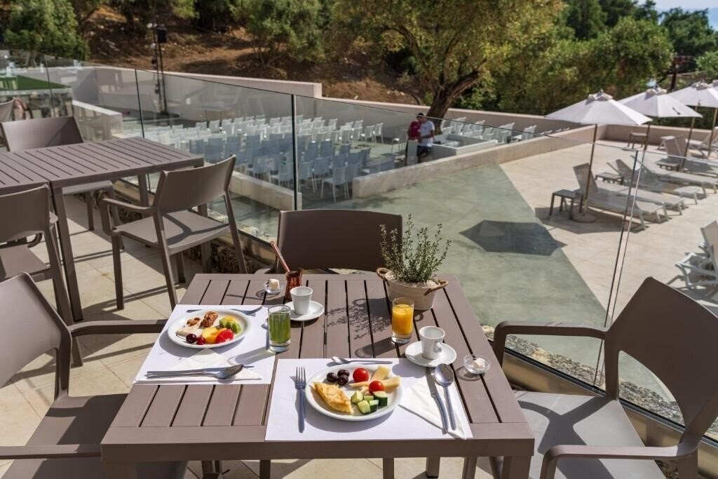 Територія Aeolos Beach Resort 4*