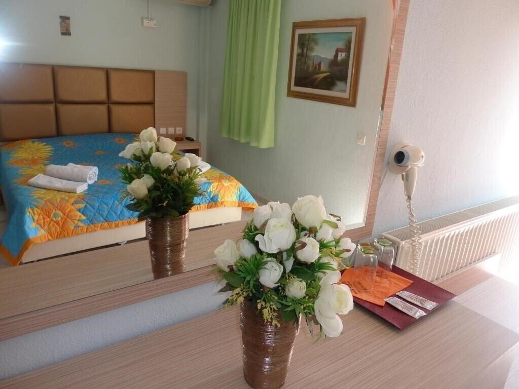 Территория White Rose Hotel 3*