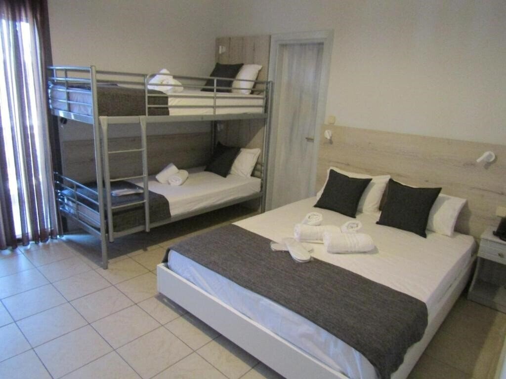 Апартаменти Zefyros Hotel 3*