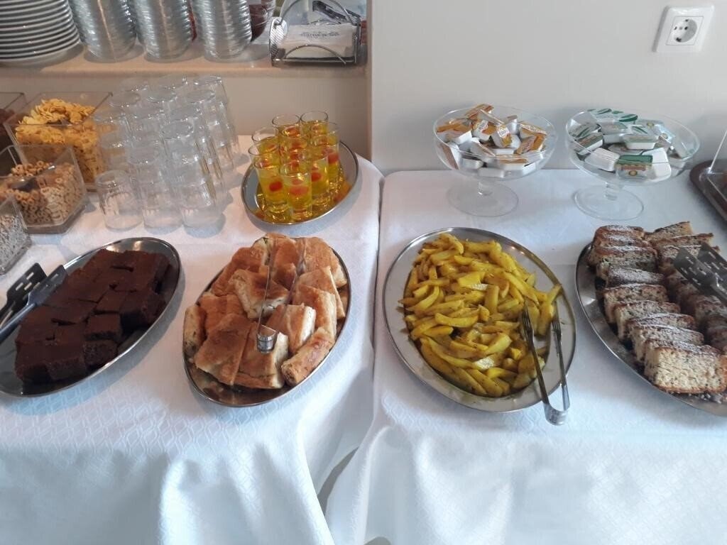 Панорама RG Status Hotel 2*