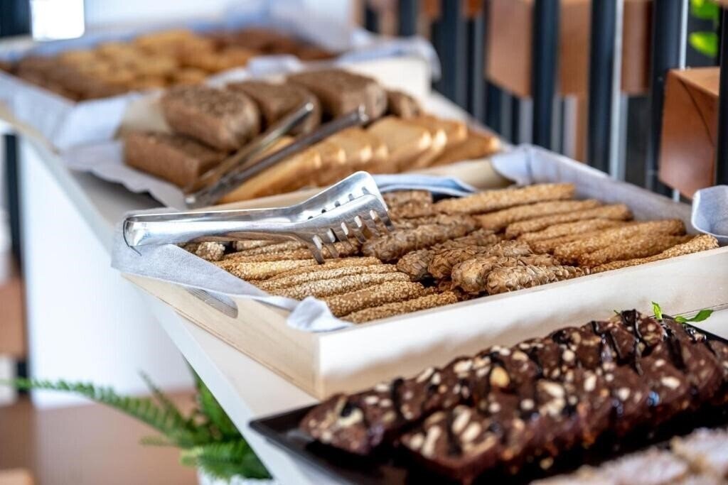 Панорама Mythic Hotel 4*