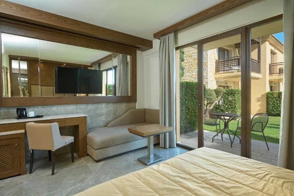 Панорама Mediterranean Village 5*