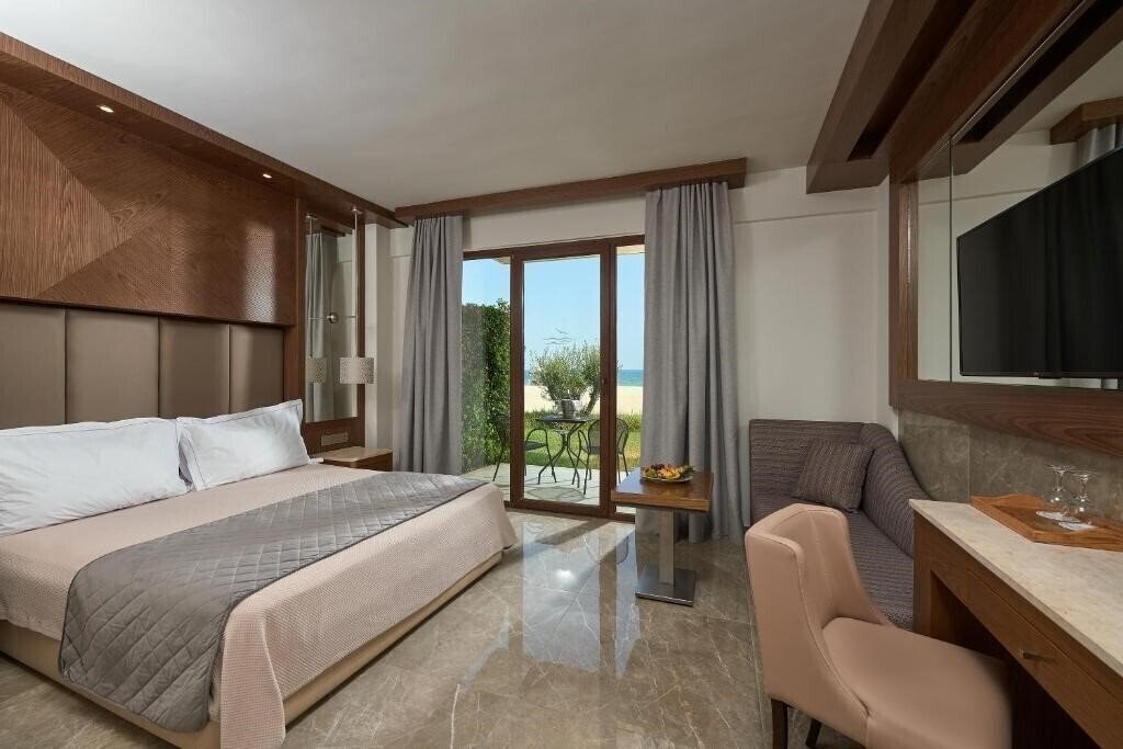 Территория Mediterranean Village 5*