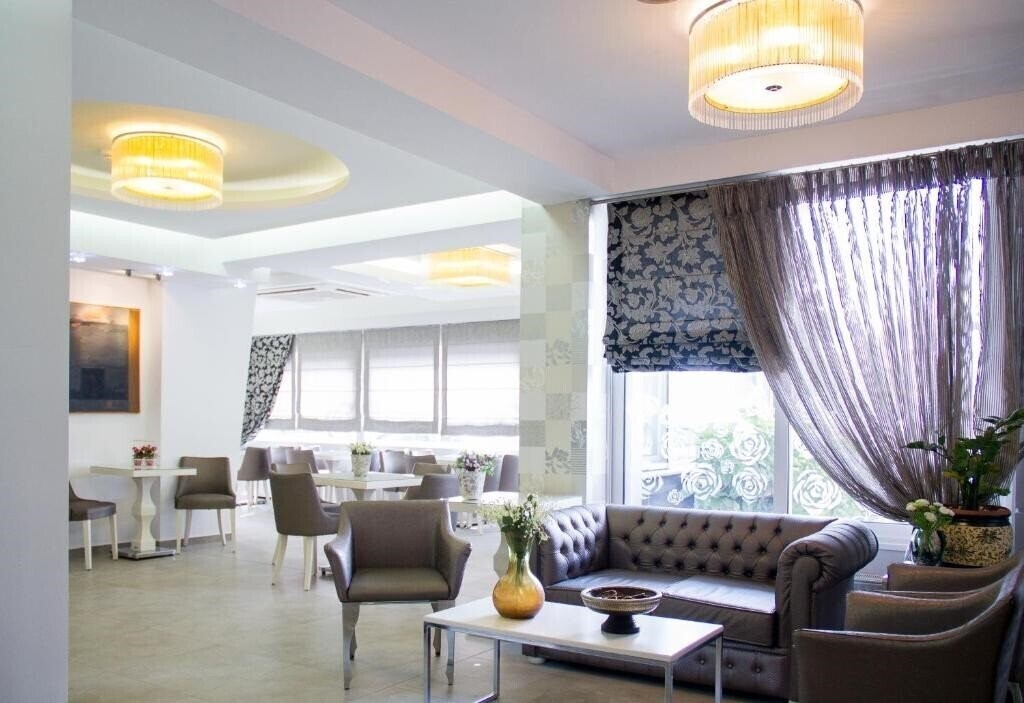 Территория Rodon Hotel 3*