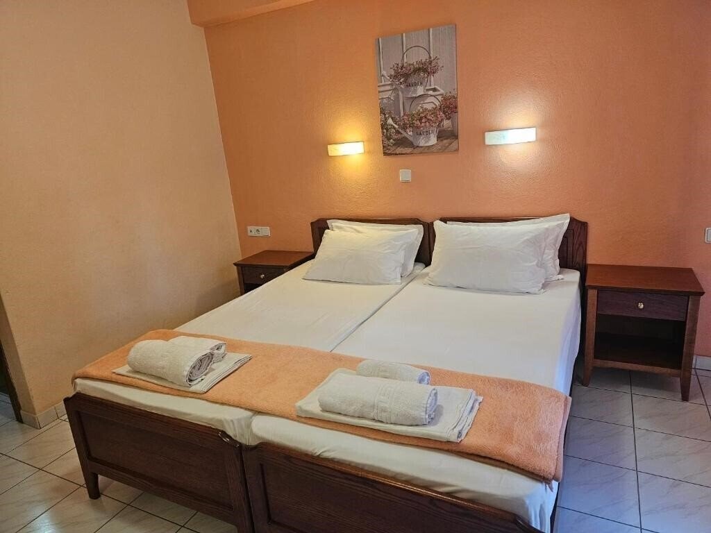 Территория Philippos Hotel 2*