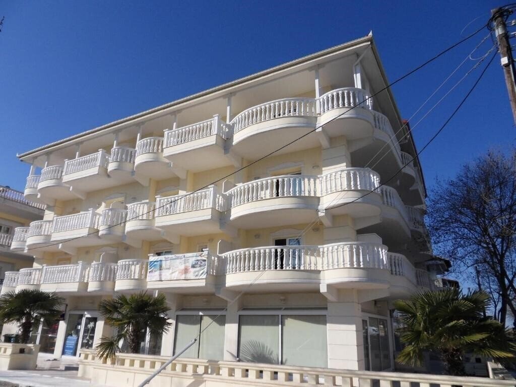 Территория Viktoria Hotel 3*