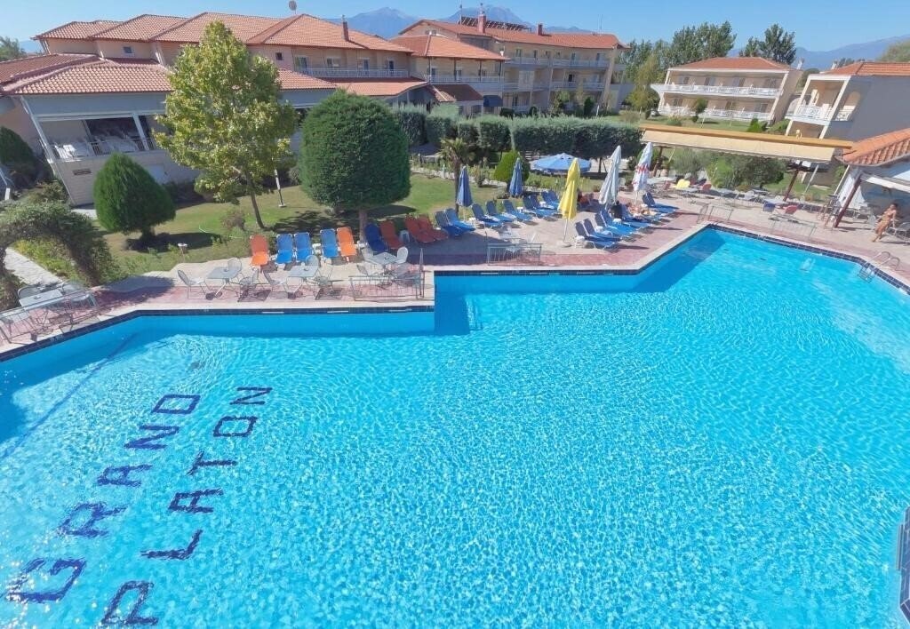 Отель Grand Platon 4*