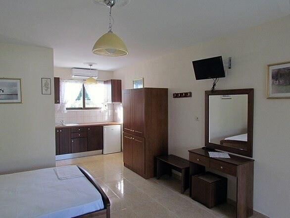 Апартаменти El Greco Hotel - Skotina Area 1*